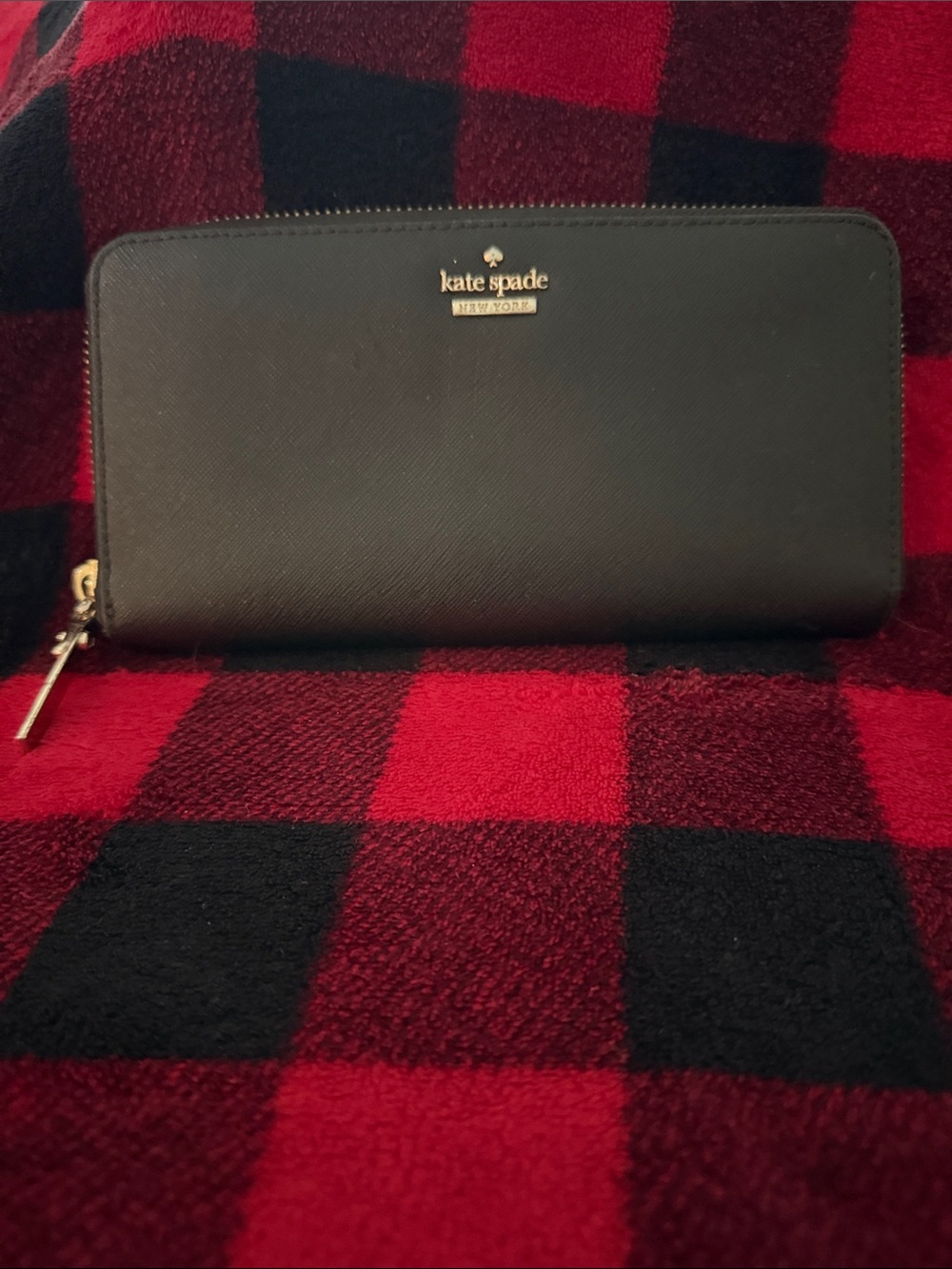 Kate Spade ♠️  New York "Neda" large zip-around continental from the Laurel Way